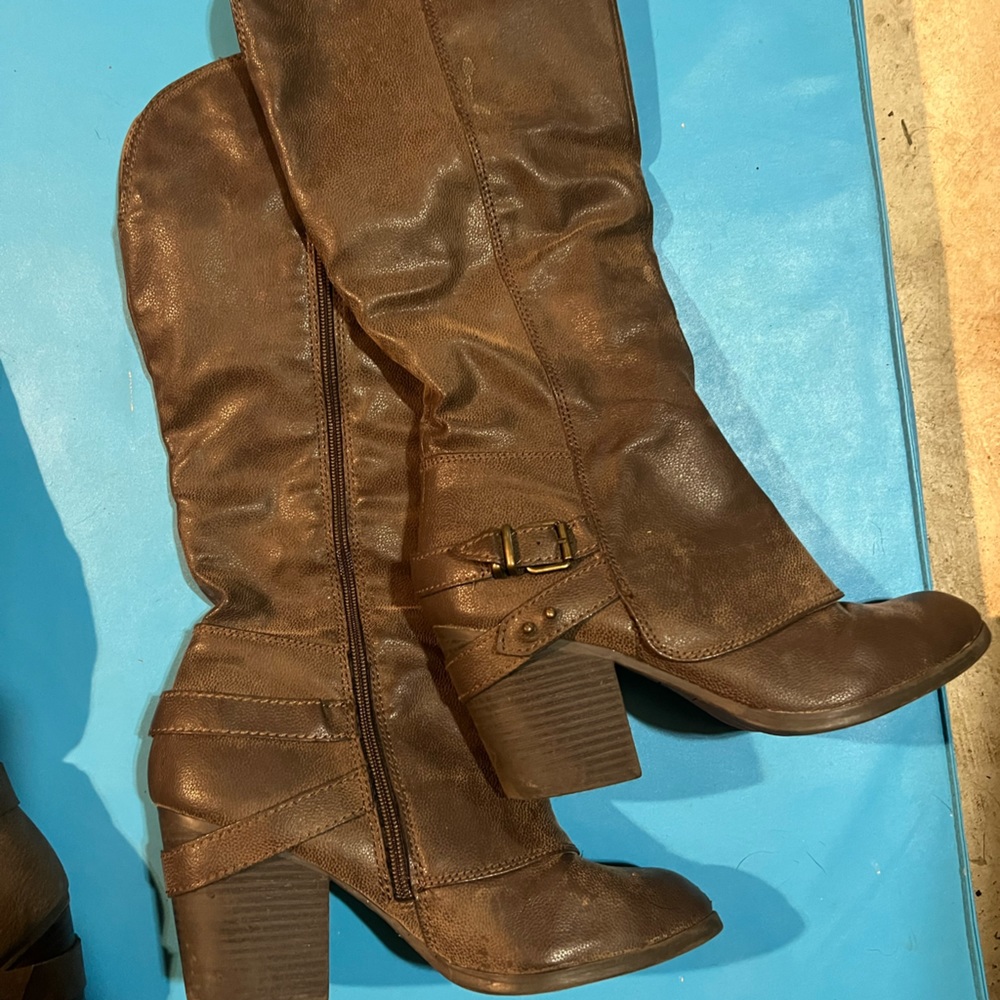 Taupe Fergie boots